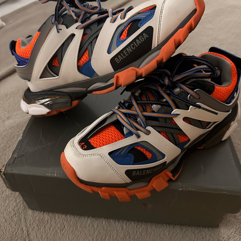 Balenciaga Track 2 Sneaker - Picture 4 of 6
